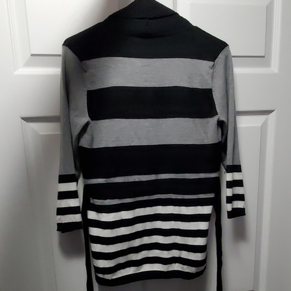 The Limited Cardigan - Picture 4 of 4